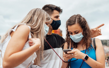 Mától kötelező a maszkviselés a szabadtéri rendezvényeken is