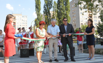 Új közösségi teret avattak a Petőfi lakótelepen