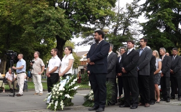 Petőfi Sándor elődeinknek és nekünk is példaképül szolgál