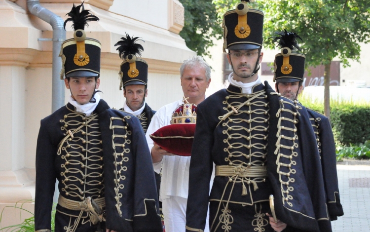 Félegyházára érkezett a Szent Korona másolata