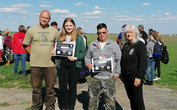 A repülőtéren röptették nyilaikat a Koppányok