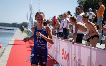 Bács-Kiskun megyében  Papp Laura Inez triatlonista és Kiss Ágnes Anna kenus a MOL Tehetségtámogató Sport pályázat győztesei