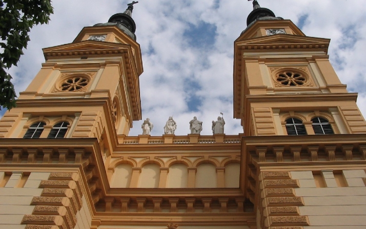 Hírek a Szent István Templomból