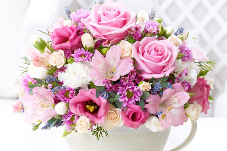 Köszöntjük a Nőket