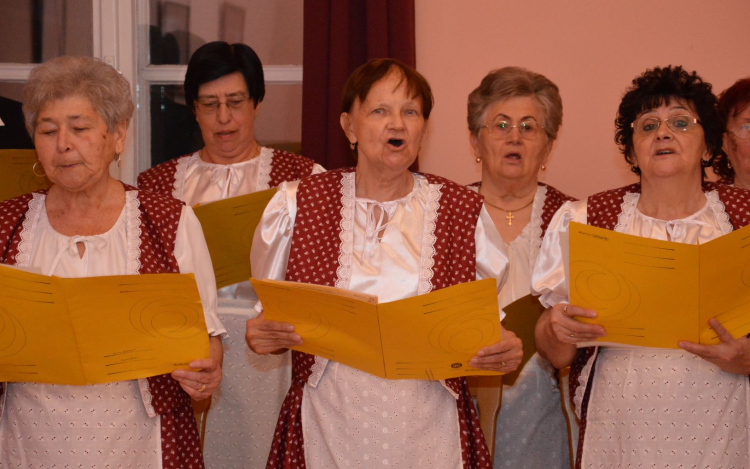 Kellemes őszi este a Félegyházi Népdalkörrel