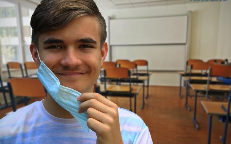 A tanórákon nem kötelező a szociális távolságtartás