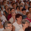 Meglepetés előadó szórakoztatta a nyugdíjasokat