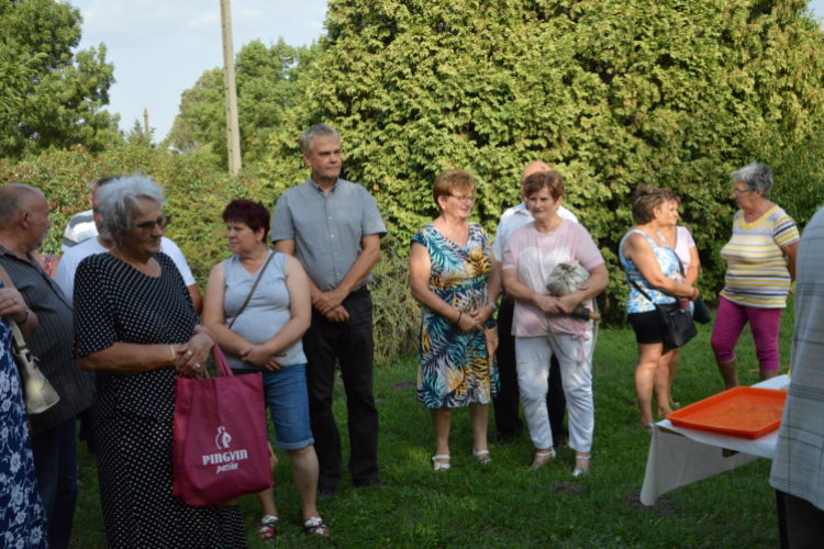 A gazdakörökben megszegték az új kenyeret