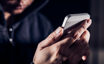 Ügyintézői megkeresésnek álcázott csaló telefonhívások miatt riaszt a kibervédelmi intézet