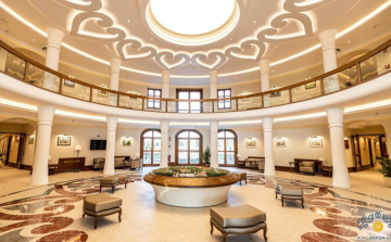 Átadták a kiemelt kormányzati beruházásként megvalósult, négycsillagos Hungarikum Hotelt pénteken a Lakiteleki Népfőiskola területén