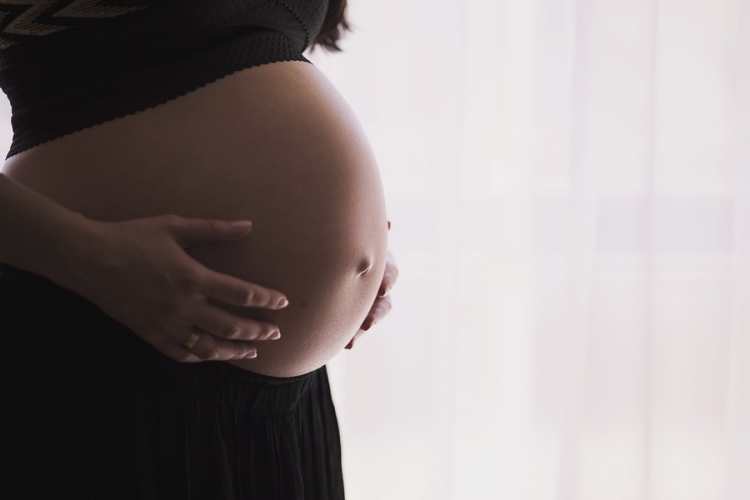 A várandósság alatti testmozgás csökkenti a születendő gyerek elhízásának esélyét