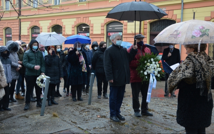 Móra Ferenc halálának 87. évfordulójára emlékeztek Kiskunfélegyházán