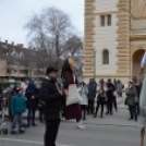 Parádés farsangi felvonulással és boszorkányégetéssel űzték el a telet Félegyházán