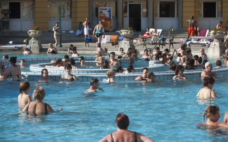 Egyre többet utazunk, szórakozunk cafeteriajuttatásból