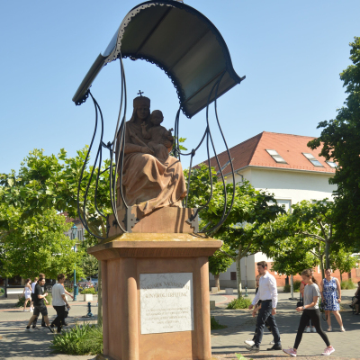 Bennünk él a haza