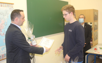 Informatika versenyen jártak a Batthyány Iskolások