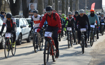 Közel kilencven résztvevővel rajtolt a Tour de Puszta terepkerékpáros verseny