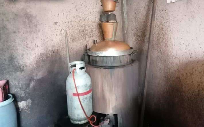 Nagy tételben, feketén főzte a pálinkát a kiskunfélegyházi férfi