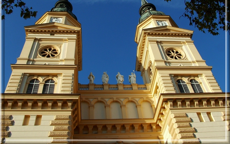 Hírek a Szent István Templomból