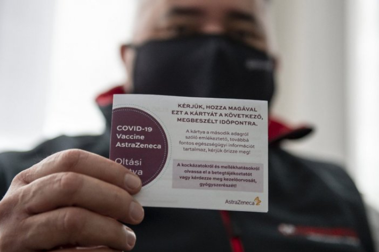 Már van elképzelés a vakcinaigazolványról, de nyárnál előbb nem vezetik be