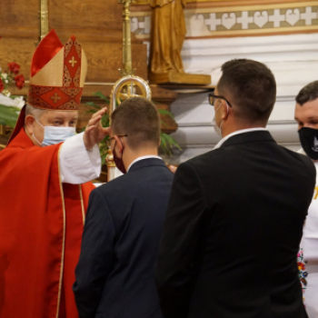 Érseki szentmise és közösségi ház átadás Kiskunfélegyházán 