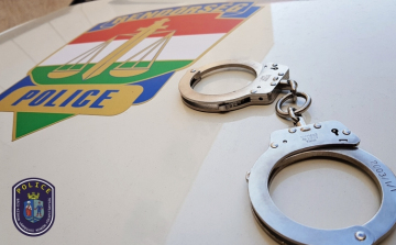 Megharapta az eladót a félegyházi parfümrabló 