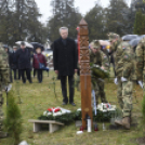 Elhunyt bajtársak emlékét őrzi a felavatott kopjafa