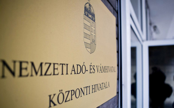 NAV: postán érkeznek a bevallási tervezetek azoknak, akik ezt kérték