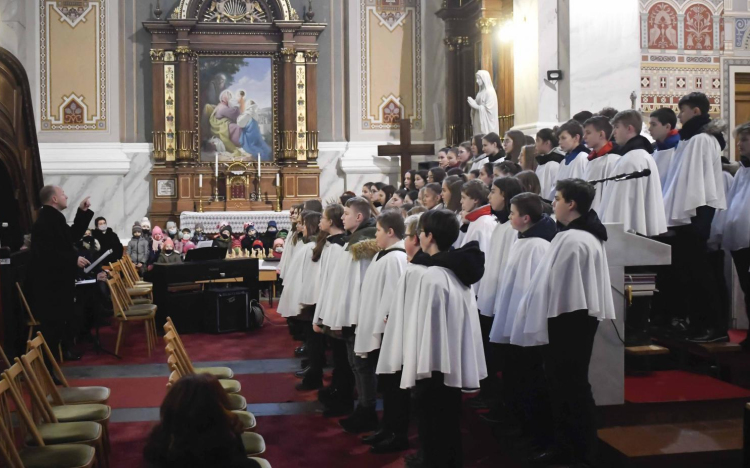 Karácsonyi ajándék a Batthyányi Iskola zene tagozatos diákjaitól
