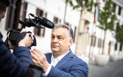 Közterületen nem kell többé maszkot viselni