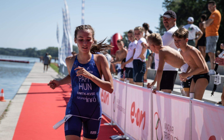 Bács-Kiskun megyében  Papp Laura Inez triatlonista és Kiss Ágnes Anna kenus a MOL Tehetségtámogató Sport pályázat győztesei