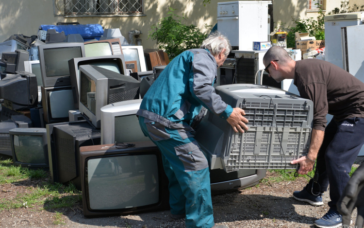 Ingyenes lakossági elektronikai hulladékgyűjtést tartanak Petőfiszálláson