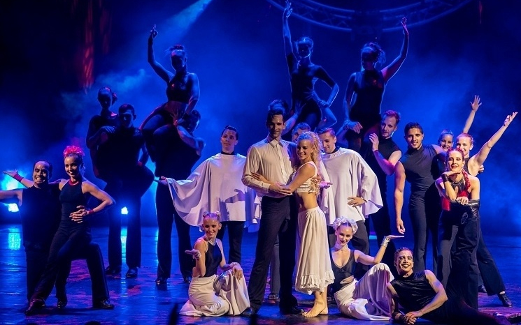 Történelmi táncshow