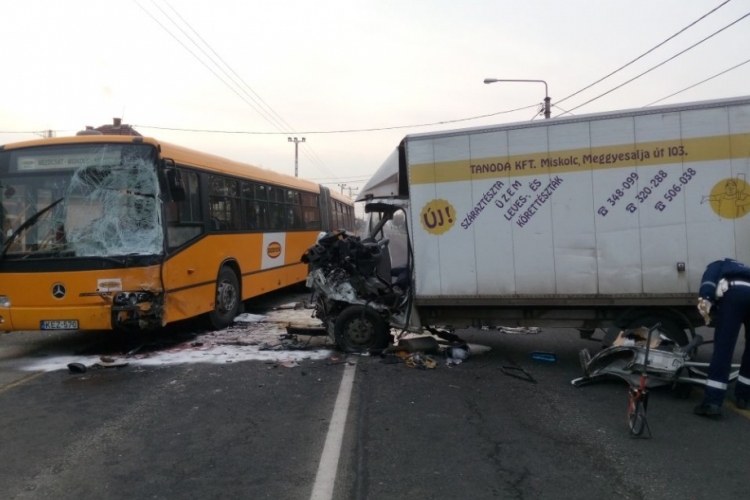 Halálos közúti közlekedési baleset a 3-as számú főúton