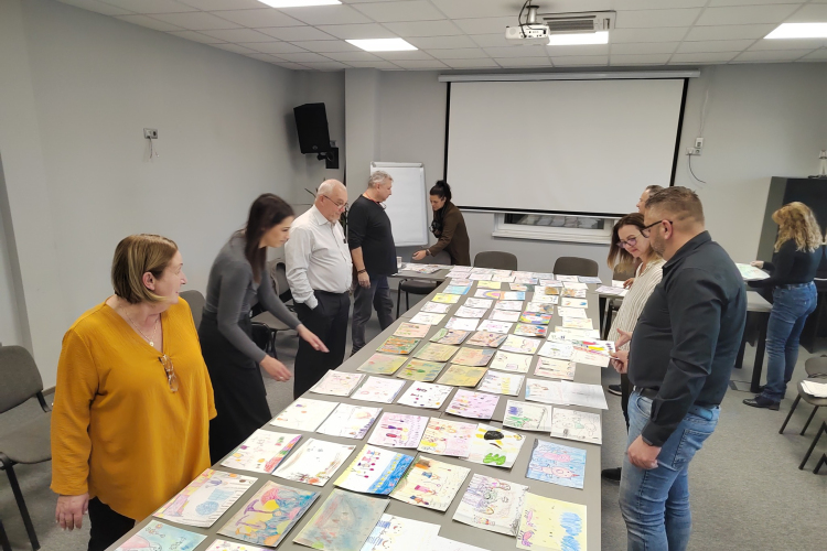 Szebbnél szebb rajzok érkeztek a szilveszteri futás rajzpályázatra