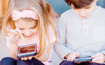 A sokat mobilozó gyerekek figyelmi fókusza eltér a megszokottól