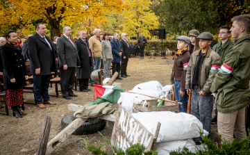 Október 23-i megemlékezést tartottak Lakiteleken