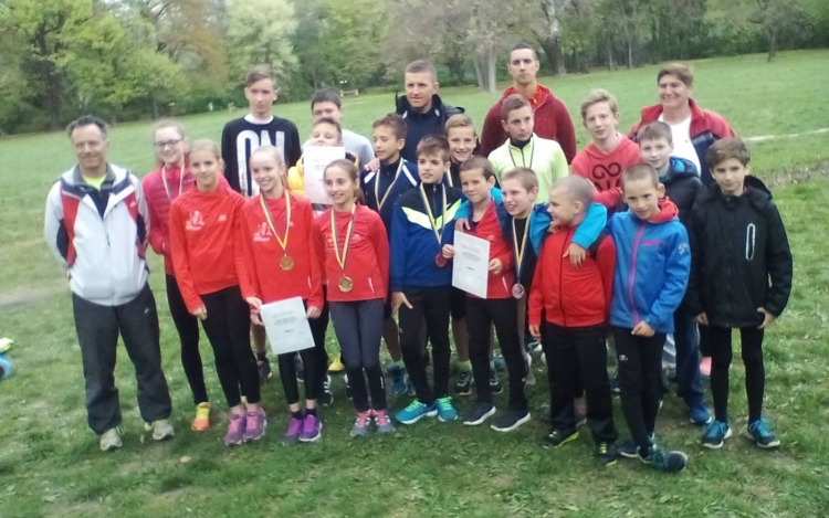 13 éremmel tértek haza a Joggingosok Szegedről