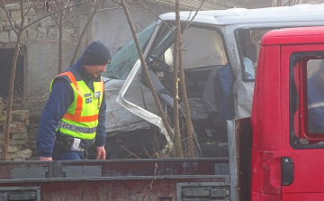 Heten megsérültek egy balesetben Fülöpjakab és Kunszállás között