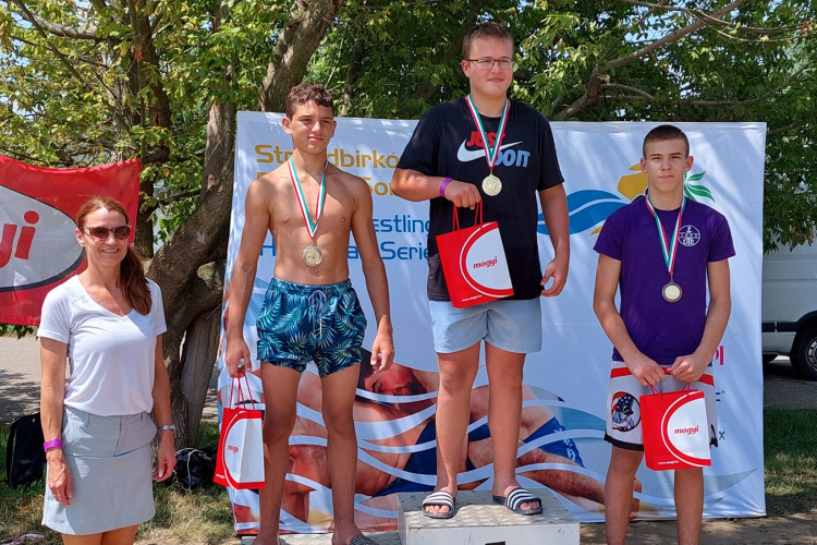 Strandbirkózó bajnokság és egyéb nyári birkózó programok