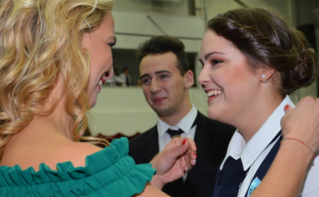 A szalagavatókat el kell halasztani