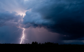 Vihar - Szerdára is országszerte adtak ki figyelmeztetéseket