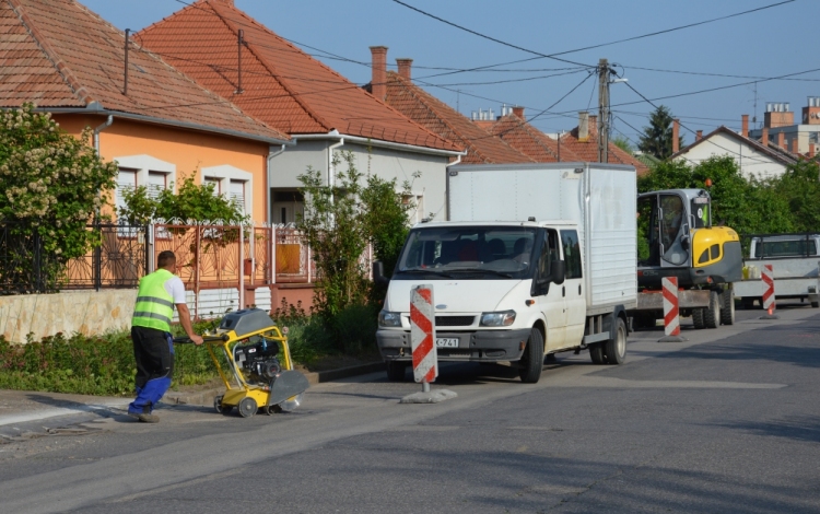 Közös műsorral és vacsorával ünneplik a Móraváros lakói a Nefelejcs utca átadását