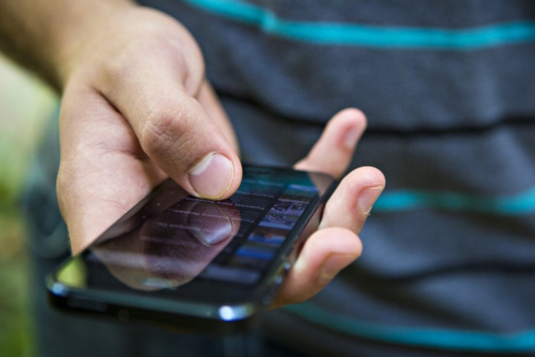 Egyre többen kérik sms-ben adóbevallásukat