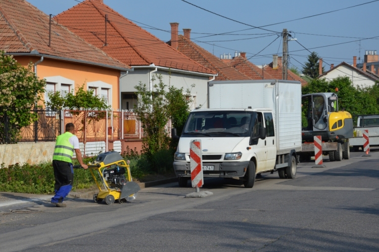 Közös műsorral és vacsorával ünneplik a Móraváros lakói a Nefelejcs utca átadását