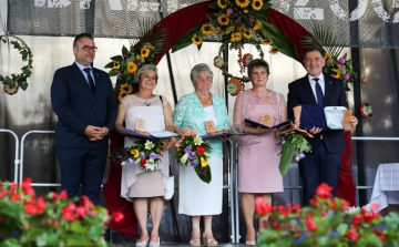 Kitüntették Rideg Lászlót, a Bács-Kiskun megyei közgyűlés elnökét Ballószögön