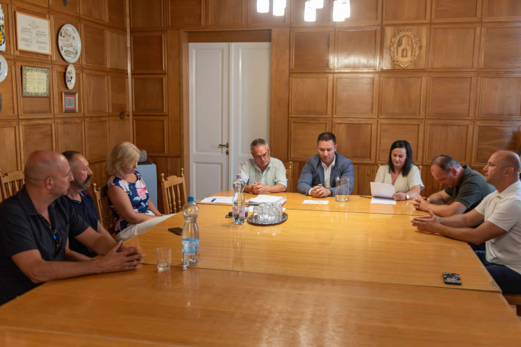 Megvan, kik szerepelnek az októberi időközi polgármesterválasztás szavazólapjain