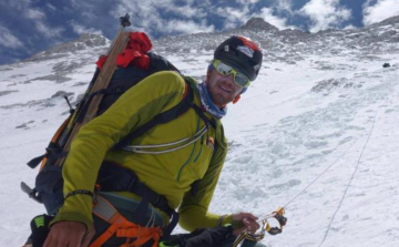 Everest - Varga Csaba elindult a csúcs meghódítására