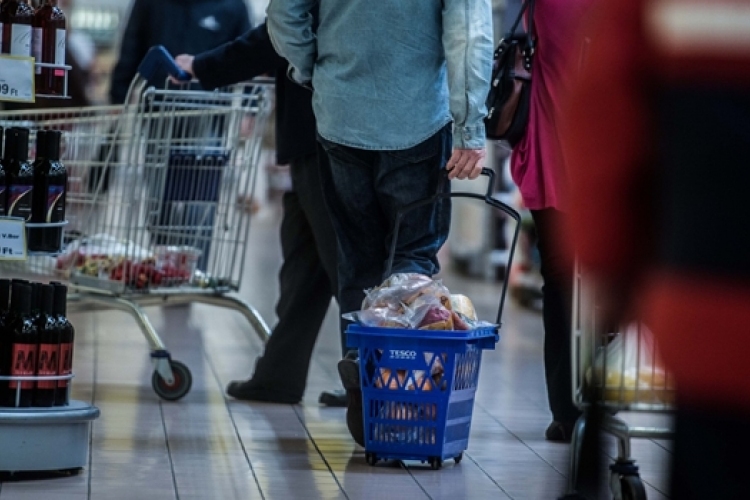 Kedden dől el, lesz-e vasárnapi nyitva tartás