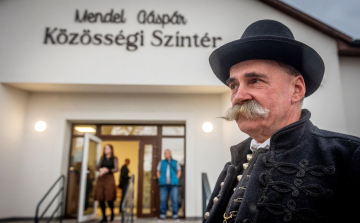  Mendel Gáspár nevét viseli a megújult Közösségi Színtér Bugacon  